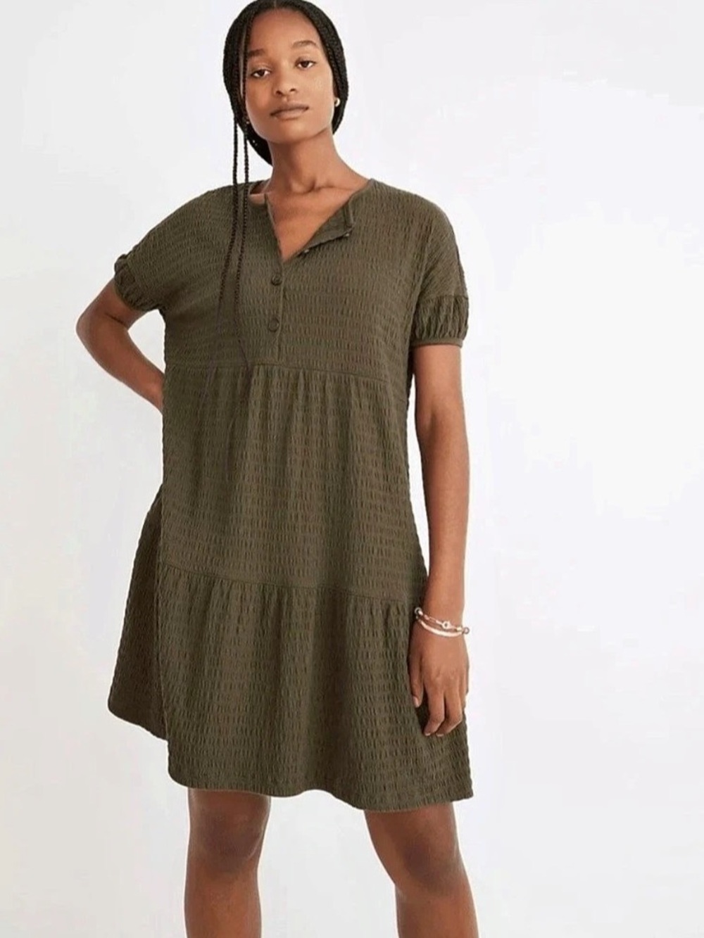 Madewell Olive Crinkle Gauze
Tiered Mini Dress I Size Medium Oversized Fit